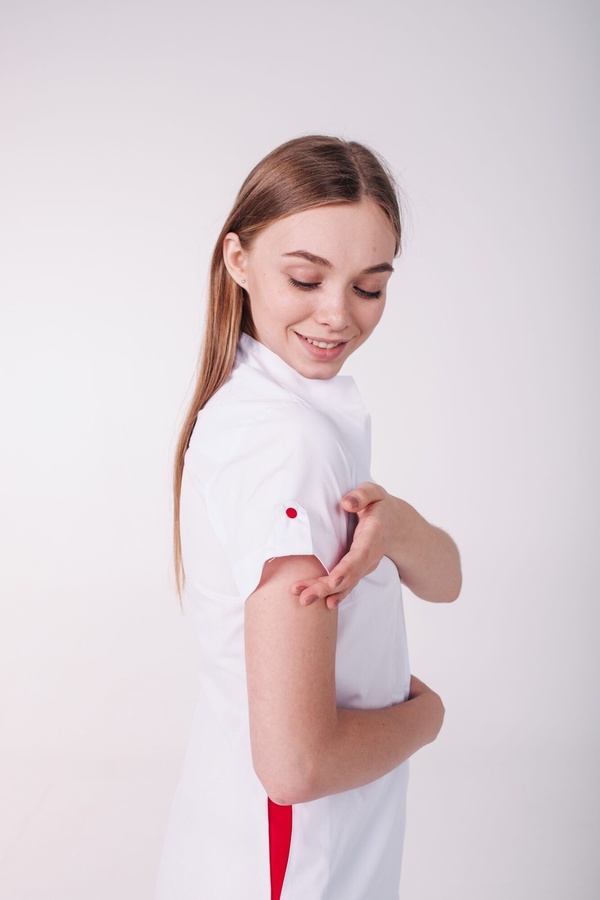 медичний халат Невада (40-66) на кнопках тк.батист - колір білий/червоний, рукав короткий 959009901 фото